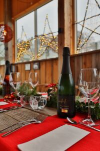 Opdækning med juletema. Perla Danica white sparkels Brut på bordet